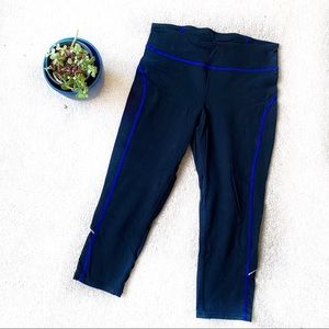 Black 3/4 crop track pants